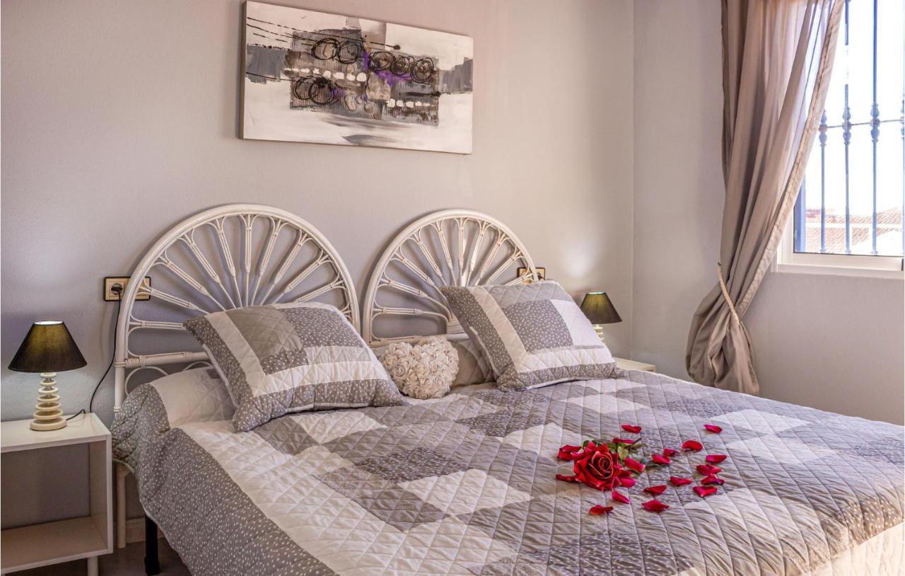 Stunning Apartment In Torrevieja Exterior foto
