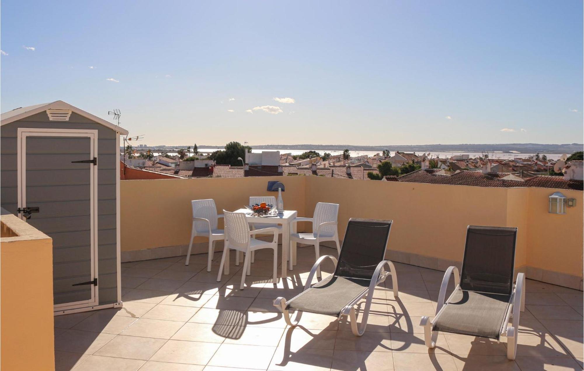 Stunning Apartment In Torrevieja Exterior foto